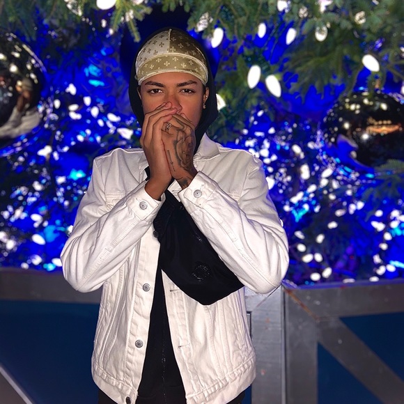 Profile Picture of Shakur Poyer (@shakurpoyer) on Poshmark