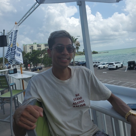 Profile Picture of Alex Phrasany (@atp0908) on Poshmark