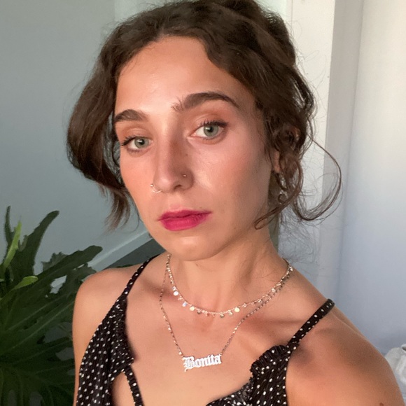 Profile Picture of Maggie Eviston (@maggieeviston) on Poshmark
