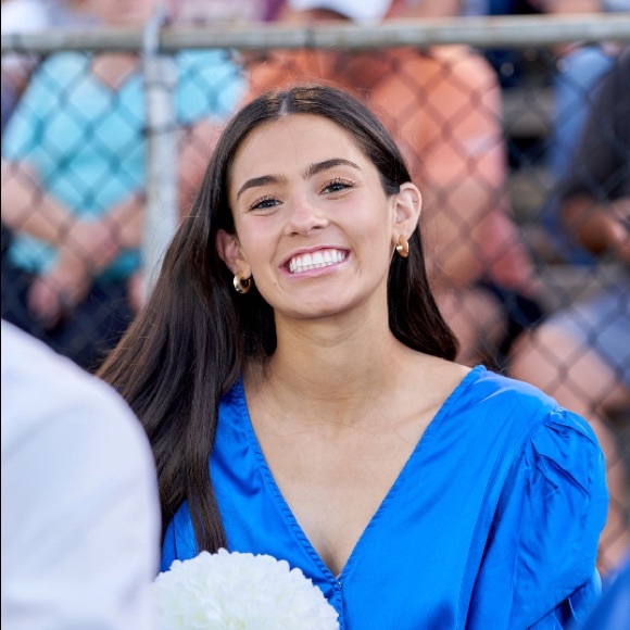 Profile Picture of Claire Brasseux (@claireebrasseux) on Poshmark