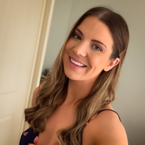 Profile Picture of Carly Watson (@carlywatson02) on Poshmark