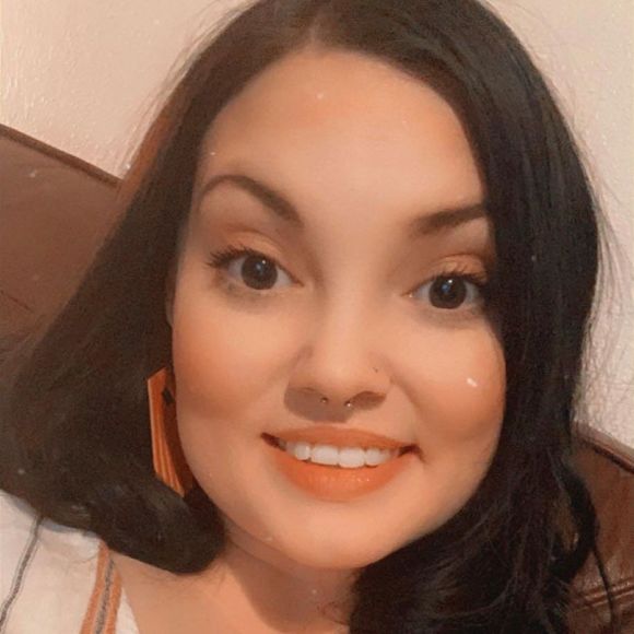 Profile Picture of Desiree Harris-casey (@hdesiree193) on Poshmark