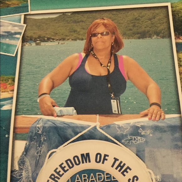 Profile Picture of Kim Dugger (@toni2nite) on Poshmark