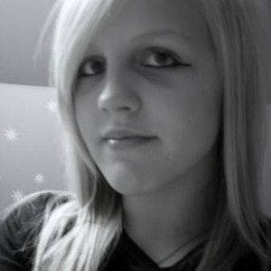 Profile Picture of Bonnie Cooney (@xbonnieleex) on Myspace