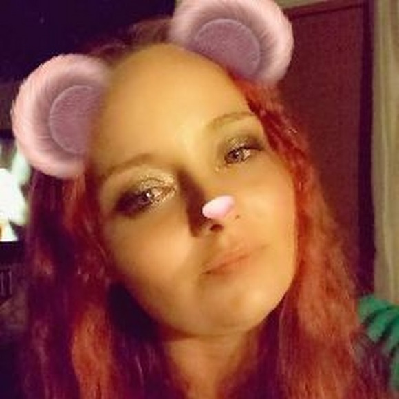 Profile Picture of Crystal Baldwin (@crystalb5678) on Poshmark