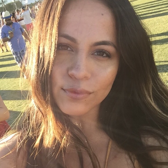 Profile Picture of Brittney Jimenez (@beebrittney) on Poshmark