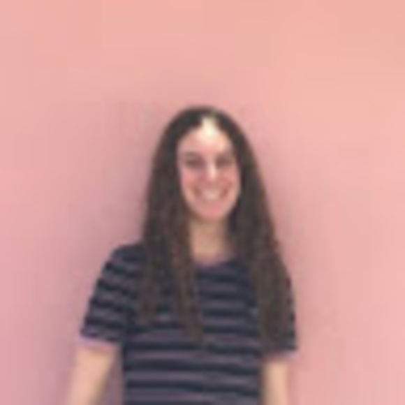 Profile Picture of Kayla Daruty (@kaylad554) on Poshmark