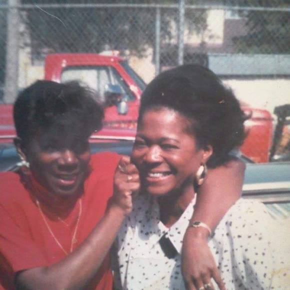 Profile Picture of Vlonda Rhodes (@vlondarhodes) on Poshmark