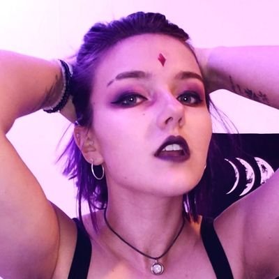 Profile Picture of Gracie Mosher (@Mosh_pit8) on Twitter