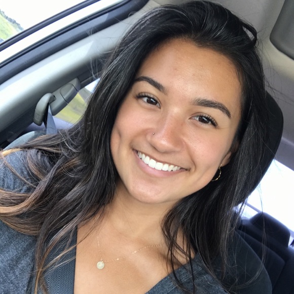 Profile Picture of Katelyn Sauer (@kate_0613) on Poshmark