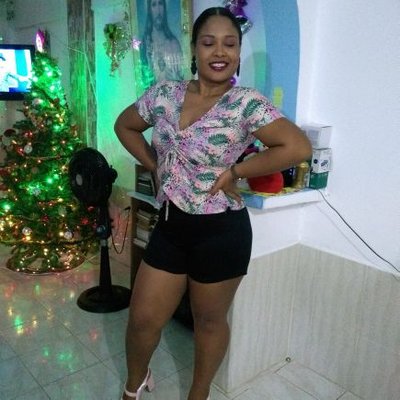 Profile Picture of Dina Luz Arroyo (@DinaprincedDios) on Twitter