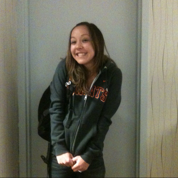 Profile Picture of Shawna Lin (@shawnalin) on Poshmark