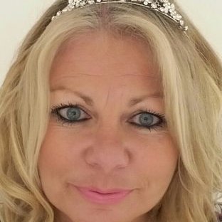 Profile Picture of Debi Wright (@DebiWright333) on Twitter