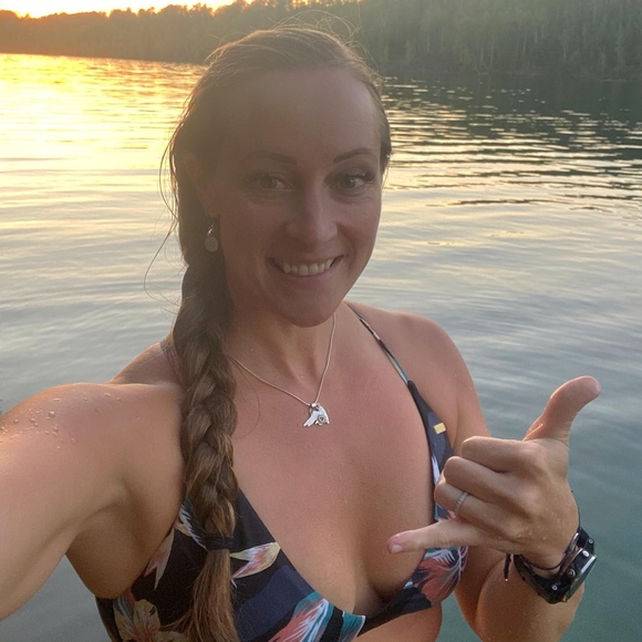Profile Picture of Anna Dahlbacka (@annaamunds) on Poshmark