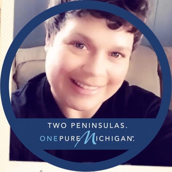 Profile Picture of Hillery Beverlin (@hillbeverlin) on Poshmark