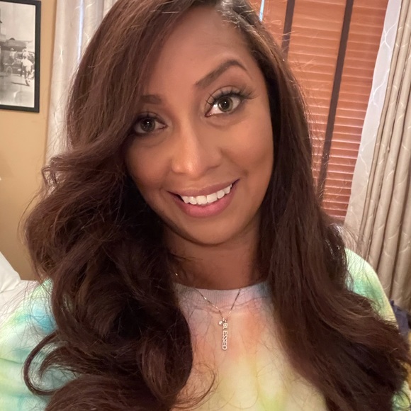 Profile Picture of Danielle Marolf (@daniebradley) on Poshmark