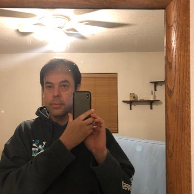 Profile Picture of Mark Losoya (@Mark32059440) on Twitter