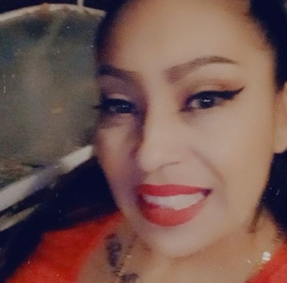 Profile Picture of Davena Garza (@davenagarza7) on Poshmark