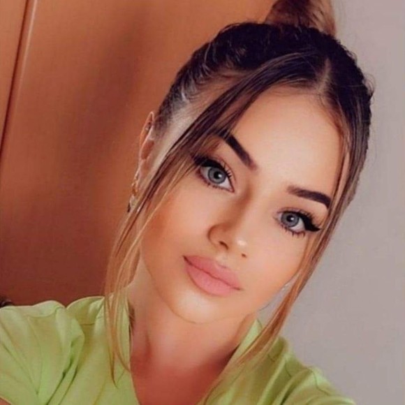 Profile Picture of Skylar Daniel (@breathtakida) on Poshmark