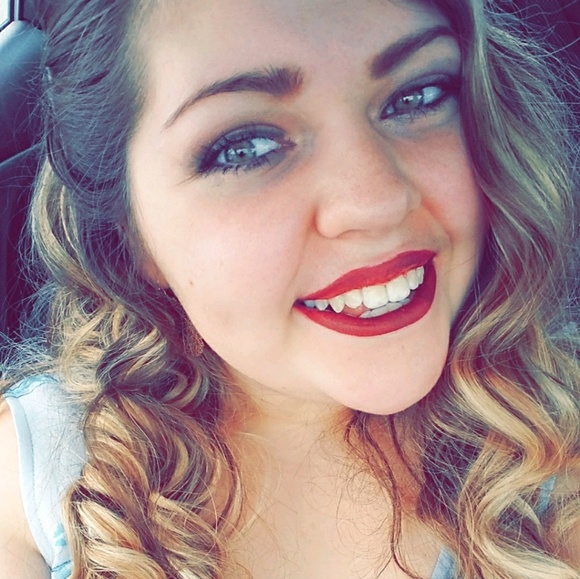 Profile Picture of Jordan Peshlakai (@jaypesh09) on Poshmark