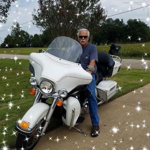 Profile Picture of Dave Heck (@hey_beerman25) on Poshmark