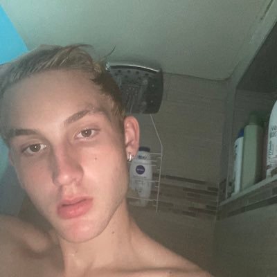Profile Picture of Dustin Lowe (@Dustinl40151071) on Twitter