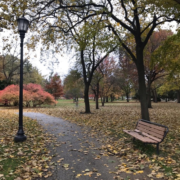 Profile Picture of Maria Kangasidis (@miamou31) on Poshmark