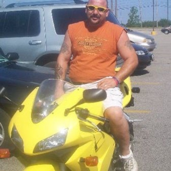 Profile Picture of Chuck Ozmun (@wildtazman67) on Poshmark