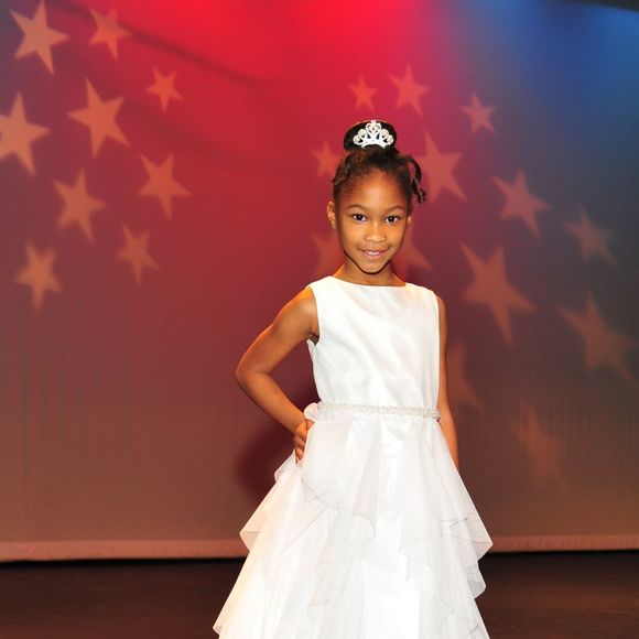 Profile Picture of Mandy Perkins (@mandy_perkins) on Poshmark