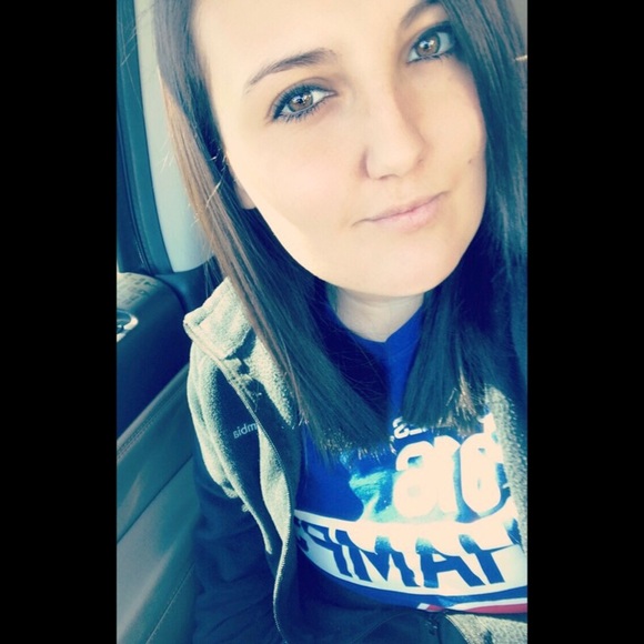 Profile Picture of Emily Cooper (@ecooper65) on Poshmark