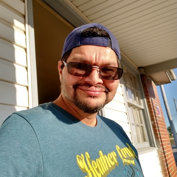 Profile Picture of David Mclain (@doo477) on Poshmark