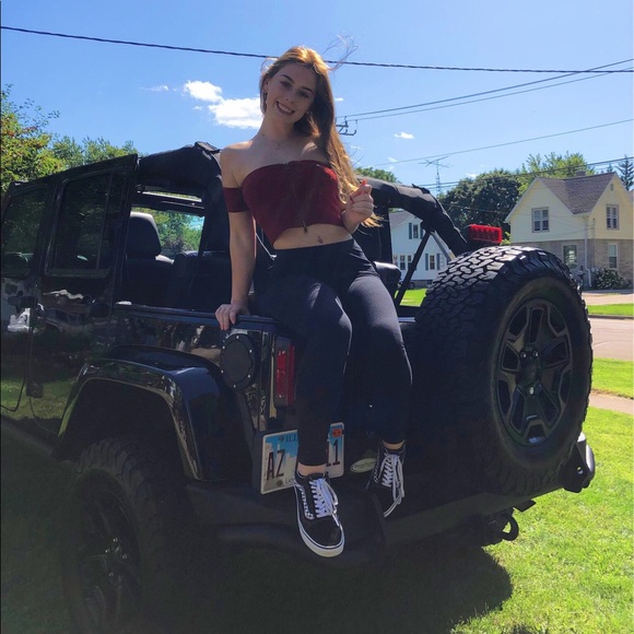 Profile Picture of Katlin Clucas (@katlinclucas) on Poshmark