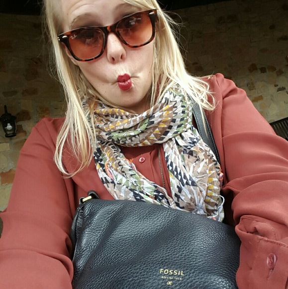 Profile Picture of Jazmin Crookes (@jazmincrookes) on Poshmark