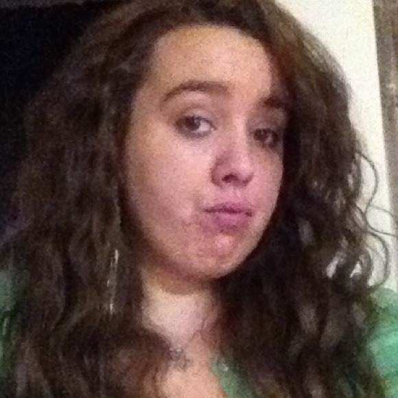 Profile Picture of Stacie Reichenbach (@stace521) on Poshmark