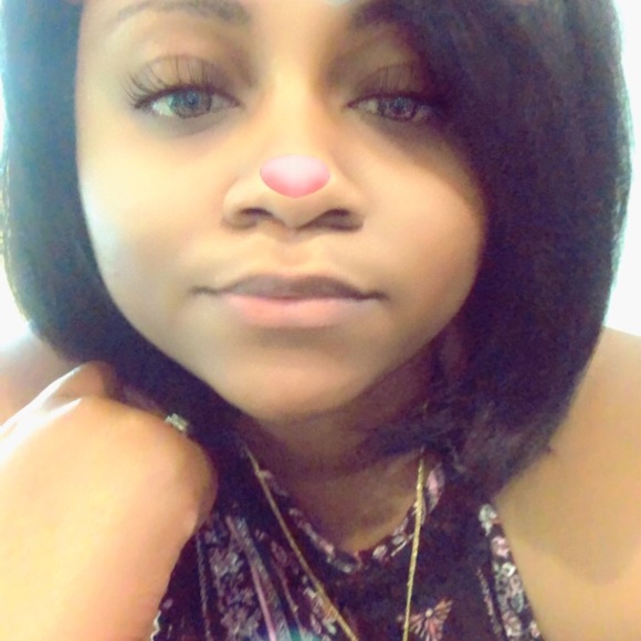 Profile Picture of Whitney Eason (@weason2017) on Poshmark