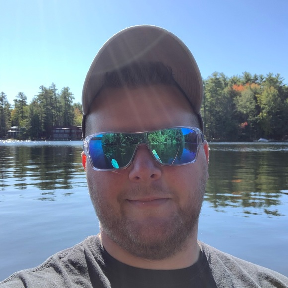 Profile Picture of Caleb Kelcey (@caled93) on Poshmark