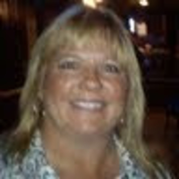 Profile Picture of Rhonda Engen (@rhondaengen) on Poshmark
