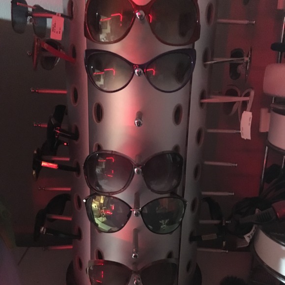 Profile Picture of Dominic Tuason (@domtuason415) on Poshmark