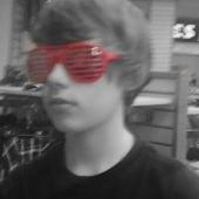 Profile Picture of Trevor Curtis (@MacaroniMonkey) on Twitter