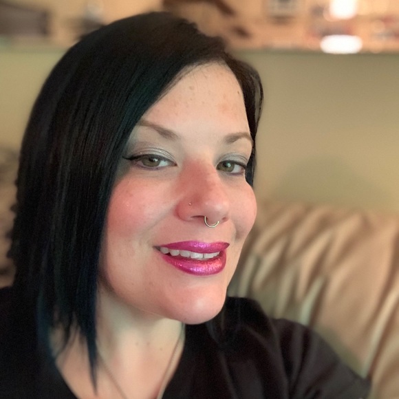 Profile Picture of Char Haldy (@charviolet) on Poshmark