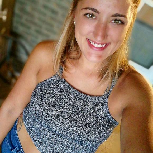 Profile Picture of Victoria Lucas (@victorialuca634) on Poshmark