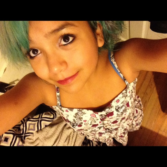 Profile Picture of Veronica Maya (@wennie114) on Poshmark