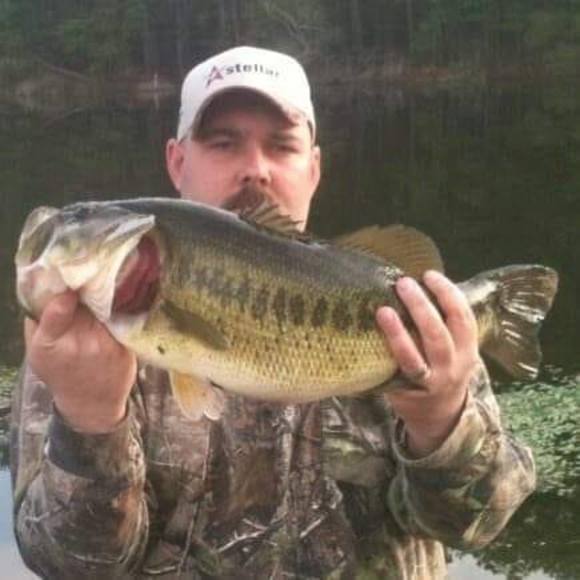 Profile Picture of Jeremy Wood (@woodnh3) on Poshmark