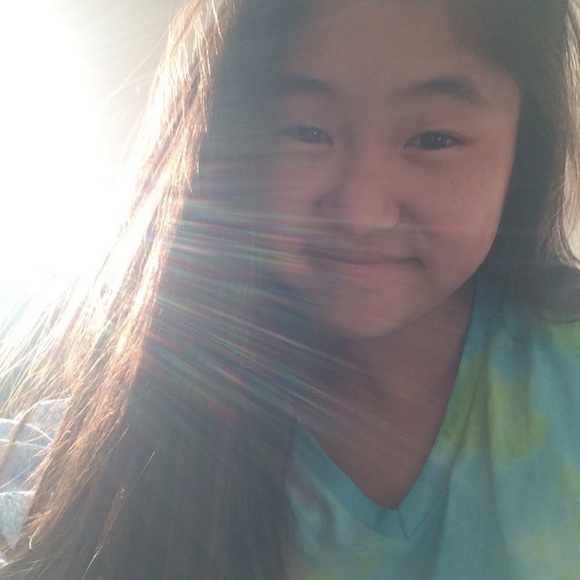 Profile Picture of Hazel Kim (@hazelnut321) on Poshmark