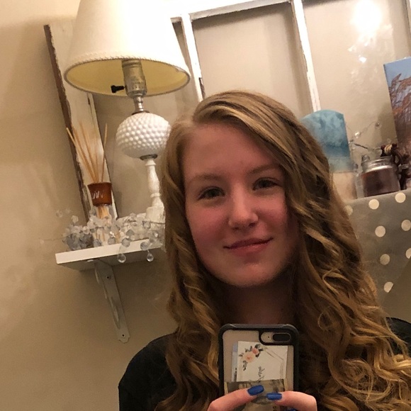 Profile Picture of Katelyn Mcfarlin (@kgmcfar) on Poshmark