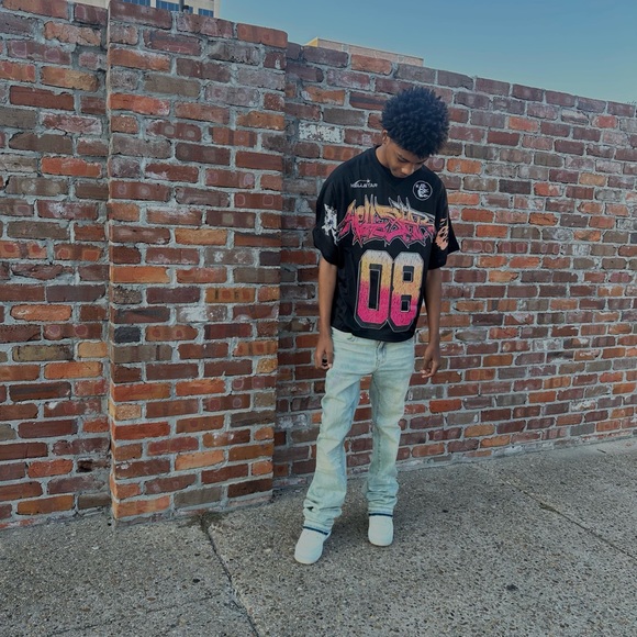 Profile Picture of Elijah Steele (@sakfifthstreet) on Poshmark