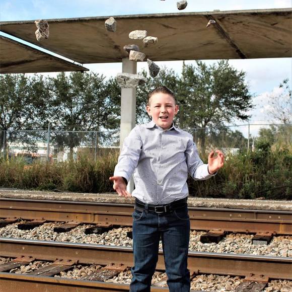 Profile Picture of Vicki Allen (@vickimacneal) on Poshmark