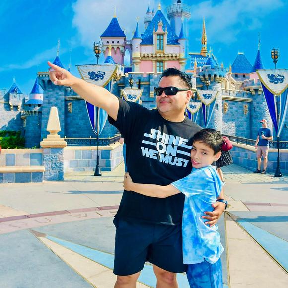 Profile Picture of Martin Cisneros (@thetechprofe) on Poshmark