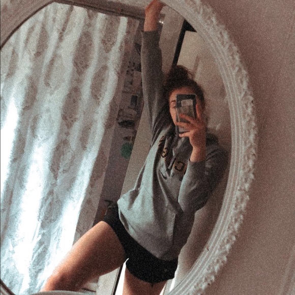 Profile Picture of Sydnee Eggleton (@sydneeeggleton) on Poshmark