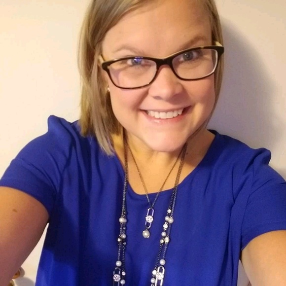 Profile Picture of Marci Hjelm (@marcihjelm) on Poshmark